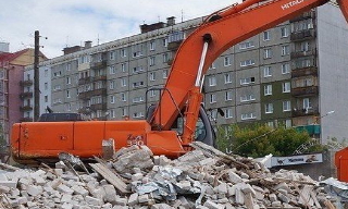 Вывоз строительного мусора с участка в Волхове недорого от 1583 руб. | ГОСТСТРОЙ