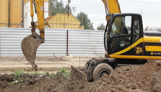 Выкопать яму экскаватором в Волхове от 950 руб. - ГОСТСТРОЙ